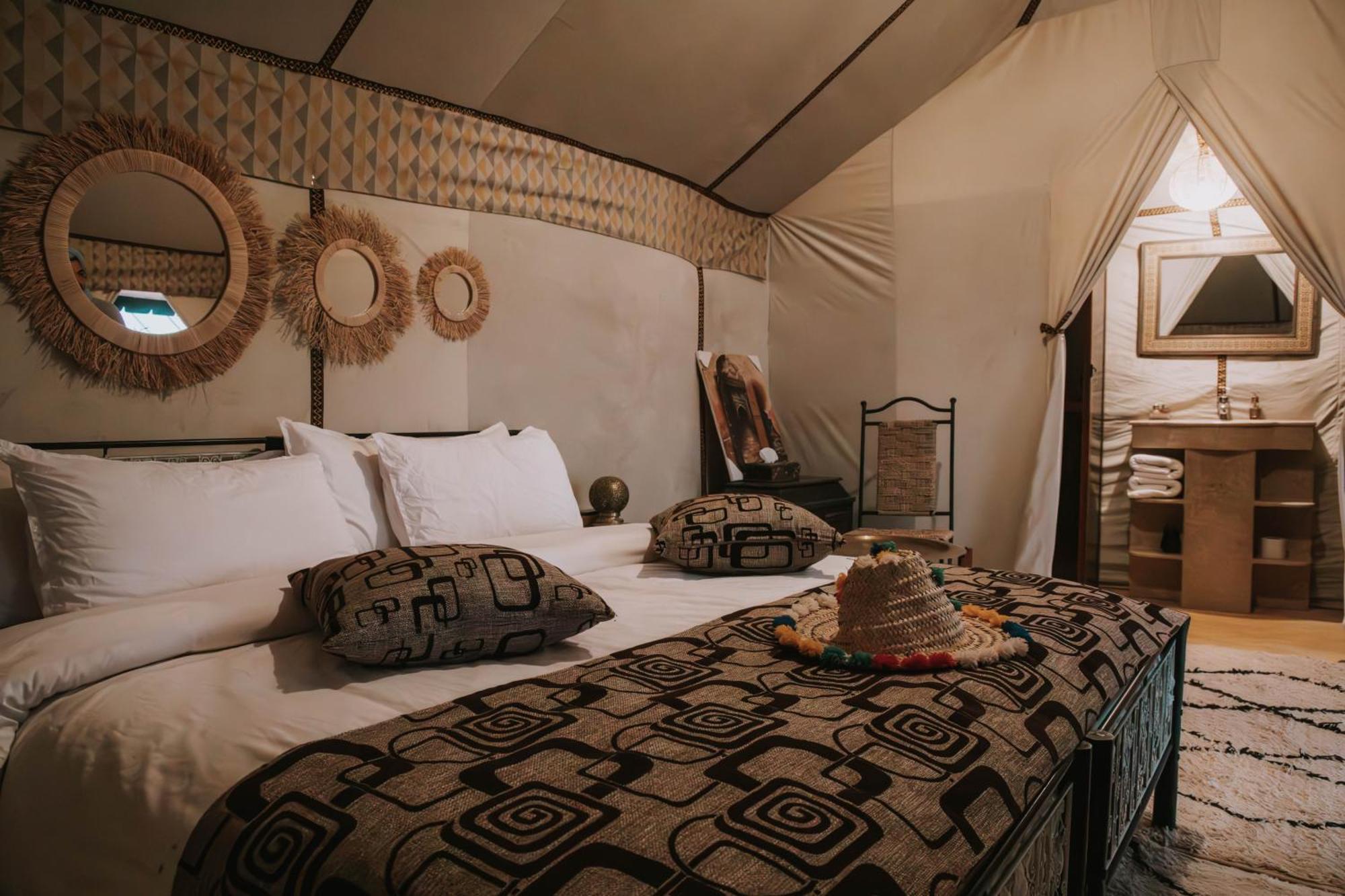 Luxury tent Moonlight Desert Camp
